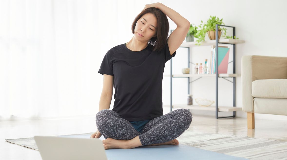 Đau cổ vai gáy nên làm gì